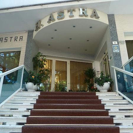 Hotel Astra Морской Милан Экстерьер фото
